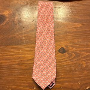 Vineyard Vines Fish Tie